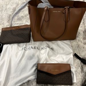 Michael Kors bag and wallet